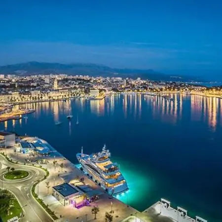 Romana With A Spacious Terrace