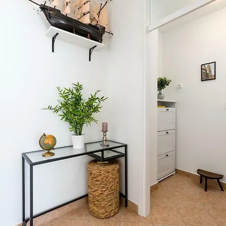 Romana With A Spacious Terrace Split