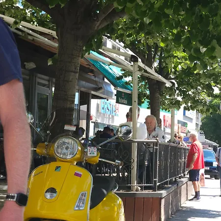 Апартаменти Romana With A Spacious Terrace *