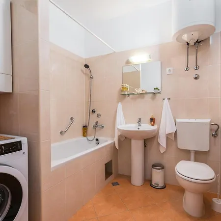 Apartment Romana With A Spacious Terrace