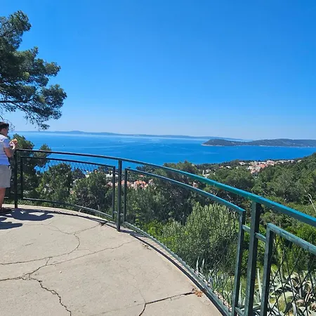 Romana With A Spacious Terrace Apartman *