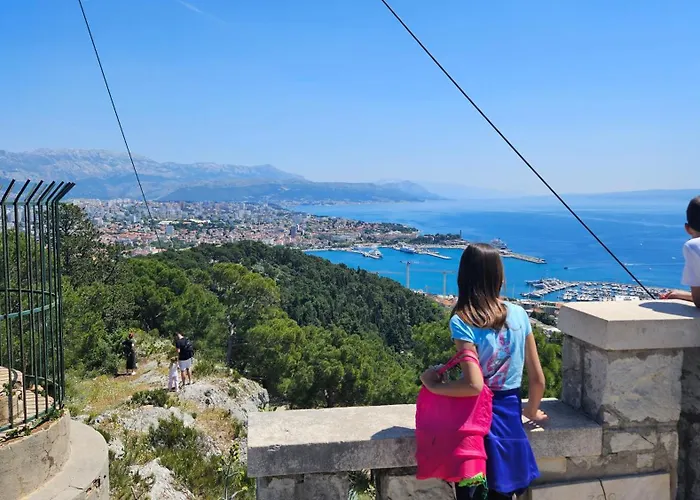 Romana With A Spacious Terrace *