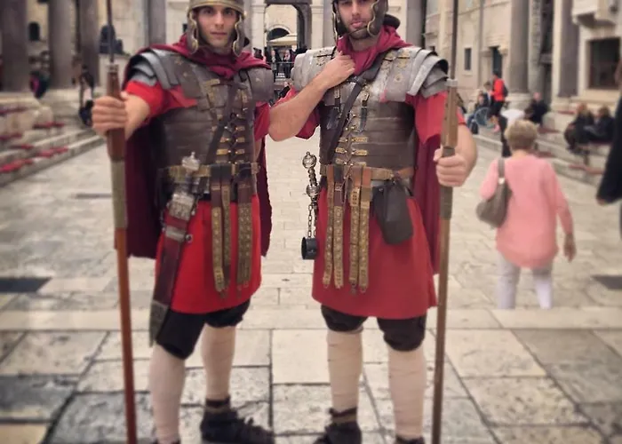 Romana With A Spacious Terrace Διαμέρισμα