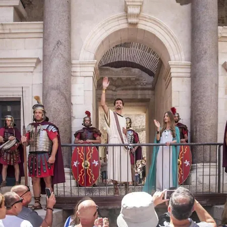 Appartement Romana With A Spacious Terrace