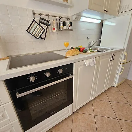 Appartement Romana With A Spacious Terrace Split