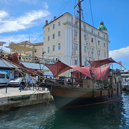 Romana With A Spacious Terrace *