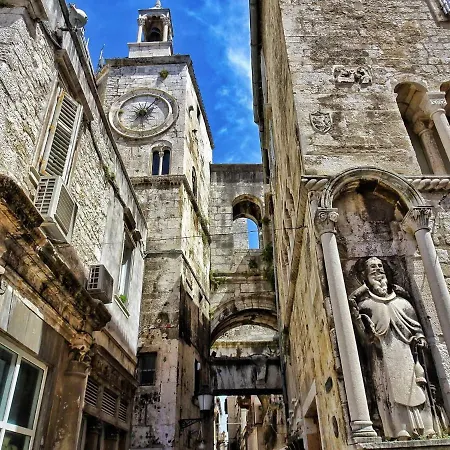 Appartement Romana With A Spacious Terrace Split